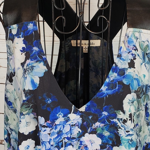 Robbi & Nikki Floral Tank Top w/Faux Leather Strap - Picture 3 of 8